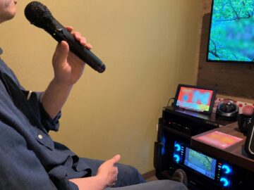 ひとりカラオケ